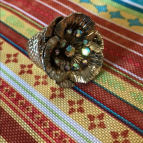 Beautiful Gold Toned Ring with Iridescent Stones - Picture 7 of 7